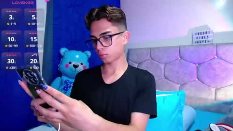 Owen  Independent model  online show from February 13, 2025, 10:43 pm