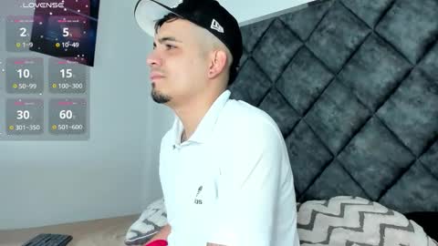 O W E N - S T O N E online show from November 25, 2025, 12:16 pm