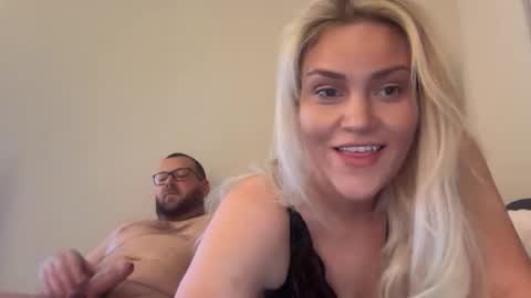 Snapshot of oxajxo chatting on March 4, 2026, 7:20 pm oxajxo online show from March 4, 2026, 7:20 pm