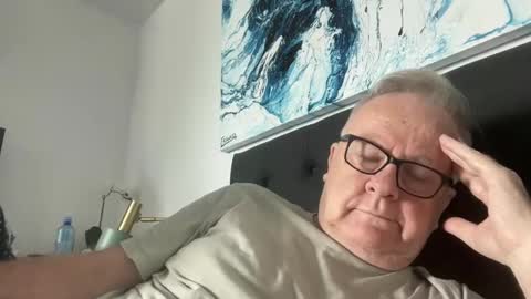 ozhairybearxxxx online show from March 9, 2025, 12:53 am