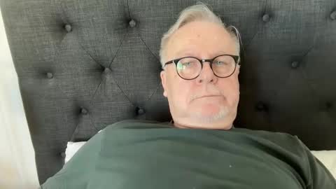 ozhairybearxxxx online show from September 15, 2025, 4:12 am