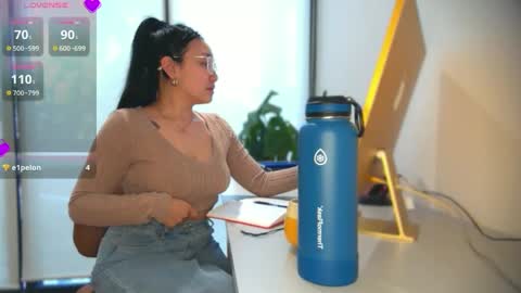 ozhmara online show from September 29, 2025, 3:39 pm