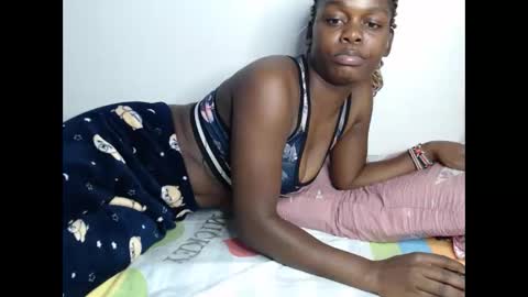 Snapshot of ozure_otter chatting on May 20, 2026, 11:55 pm viv online show from May 20, 2026, 11:55 pm