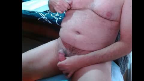 Snapshot of ozzieozzieoi chatting on June 25, 2026, 1:27 am HairyolOz online show from June 25, 2026, 1:27 am