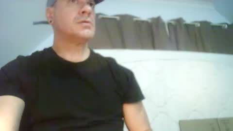 ozzispandex online show from April 19, 2026, 3:33 pm