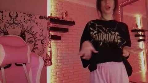 Alice online show from December 18, 2024, 11:08 pm