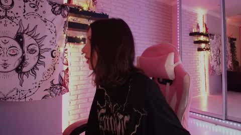 Alice online show from December 27, 2024, 6:10 pm