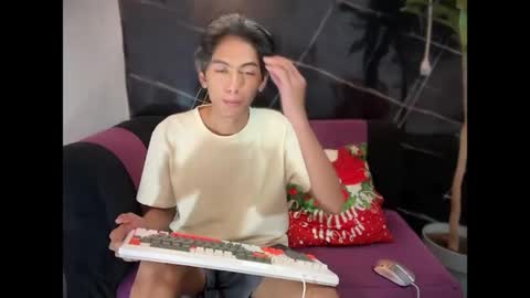 p1noytwink_xel online show from April 19, 2026, 2:16 pm