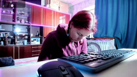 Ella online show from February 7, 2025, 8:22 am