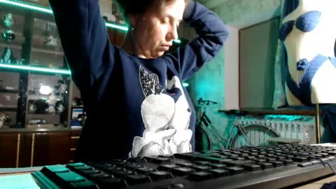 Ella online show from April 19, 2026, 4:50 pm