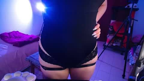 Snapshot of paariss_ chatting on May 15, 2026, 10:28 pm Paris online show from May 15, 2026, 10:28 pm