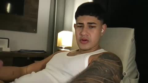 Javi    online show from January 16, 2025, 4:49 am