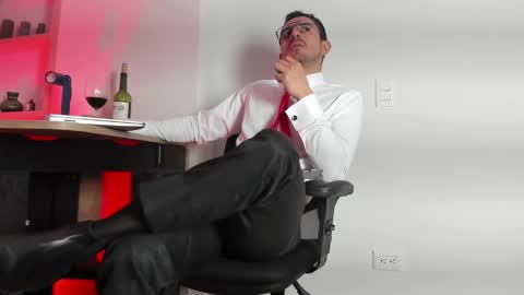 Snapshot of pablo_rincon95 chatting on February 14, 2025, 5:14 pm pablo rincon95 online show from February 14, 2025, 5:14 pm