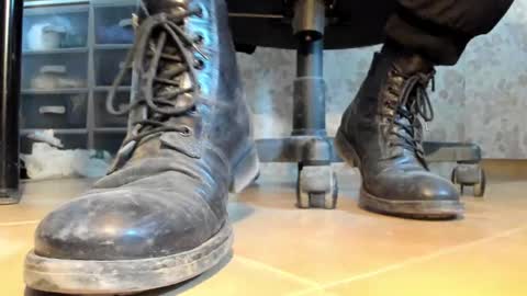 Snapshot of pablomenesssl chatting on December 22, 2025, 10:45 am Pablo Meness online show from December 22, 2025, 10:45 am