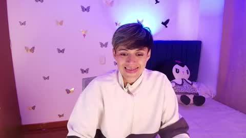 Fernanda online show from November 18, 2025, 12:20 pm