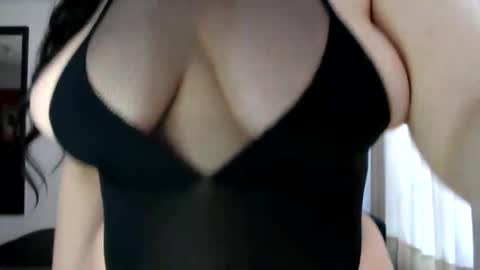 Page 3 online show from October 20, 2025, 8:20 pm