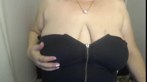 paiperhalliwey online show from March 9, 2025, 12:00 am