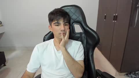 Snapshot of pakun_ chatting on December 6, 2024, 6:39 pm pakun_ online show from December 6, 2024, 6:39 pm
