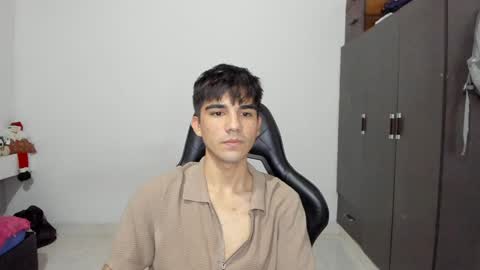Snapshot of pakun_ chatting on December 11, 2024, 12:54 am pakun_ online show from December 11, 2024, 12:54 am