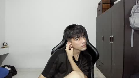 Snapshot of pakun_ chatting on December 29, 2024, 12:30 am pakun_ online show from December 29, 2024, 12:30 am