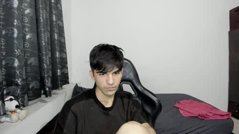 Snapshot of pakun_ chatting on January 11, 2025, 12:33 am pakun_ online show from January 11, 2025, 12:33 am