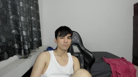 Snapshot of pakun_ chatting on January 19, 2025, 11:43 pm pakun_ online show from January 19, 2025, 11:43 pm