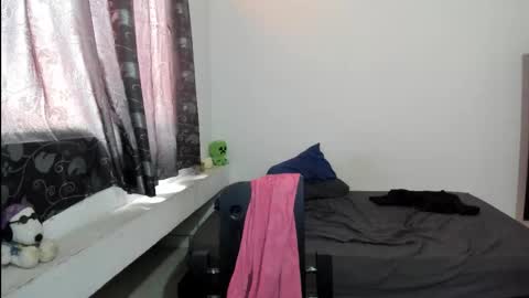 Snapshot of pakun_ chatting on September 22, 2025, 5:15 pm pakun_ online show from September 22, 2025, 5:15 pm