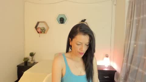 Paloma  online show from November 2, 2025, 6:43 pm