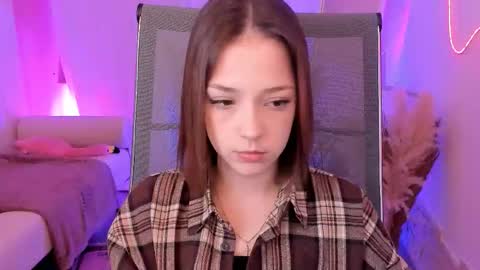 Snapshot of pambeeslyy chatting on December 16, 2025, 8:30 am Pam online show from December 16, 2025, 8:30 am