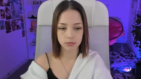 Snapshot of pambeeslyy chatting on December 22, 2025, 3:31 pm Pam online show from December 22, 2025, 3:31 pm