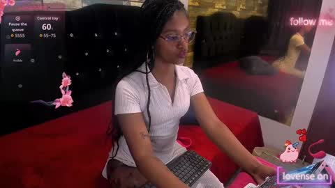 Pamela online show from October 3, 2025, 1:41 pm