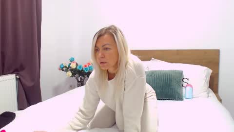 PAMEL ISSY online show from January 12, 2025, 11:07 am