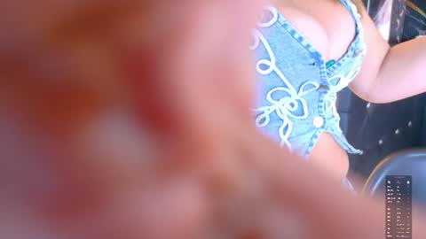 pamela_milf46 online show from July 15, 2026, 12:32 pm