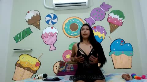 pamelaskiny20 online show from April 10, 2026, 3:39 pm