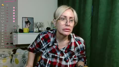 Snapshot of pamellamurphy chatting on May 28, 2026, 10:51 pm pamellamurphy online show from May 28, 2026, 10:51 pm