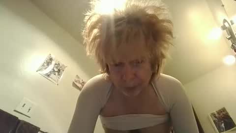 paminpantyhose online show from October 7, 2025, 6:16 pm