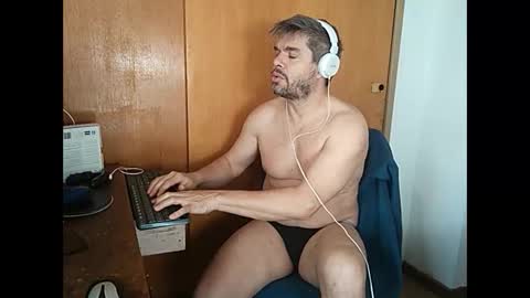 Snapshot of panchomadrid chatting on September 30, 2025, 11:37 am Pancho Madrid online show from September 30, 2025, 11:37 am