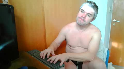Snapshot of panchomadrid chatting on May 14, 2026, 1:29 pm Pancho Madrid online show from May 14, 2026, 1:29 pm