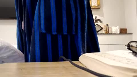 Snapshot of panda320 chatting on September 10, 2025, 7:58 pm panda320 online show from September 10, 2025, 7:58 pm