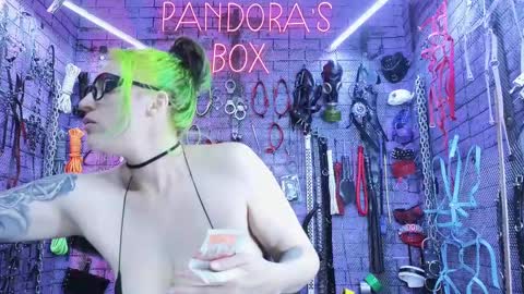 Snapshot of pandoranez chatting on February 10, 2025, 5:03 am PandoraNez online show from February 10, 2025, 5:03 am