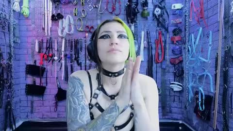 Snapshot of pandoranez chatting on March 8, 2025, 8:55 am PandoraNez online show from March 8, 2025, 8:55 am