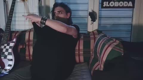 In bio online show from September 23, 2025, 6:05 am