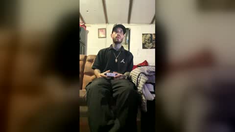 Snapshot of panthers_room chatting on April 26, 2026, 5:05 am panthers_room online show from April 26, 2026, 5:05 am