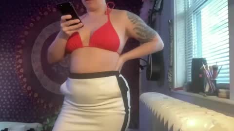 Snapshot of pantiesofthefae chatting on February 17, 2025, 12:16 pm Pantiesofthefae online show from February 17, 2025, 12:16 pm