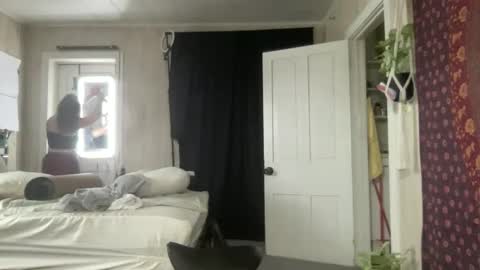 Snapshot of pantiesofthefae chatting on February 25, 2025, 5:15 pm Pantiesofthefae online show from February 25, 2025, 5:15 pm