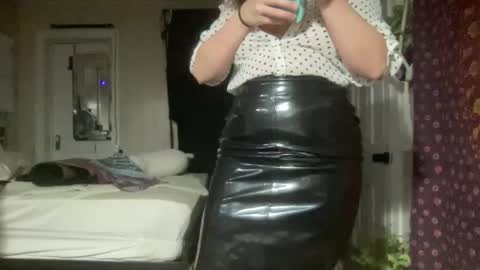 Snapshot of pantiesofthefae chatting on February 27, 2025, 12:21 am Pantiesofthefae online show from February 27, 2025, 12:21 am