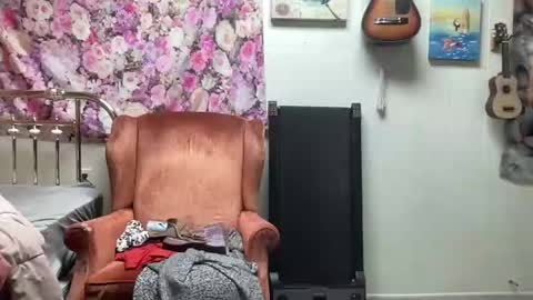 Snapshot of pantiesofthefae chatting on September 24, 2025, 9:56 am Pantiesofthefae online show from September 24, 2025, 9:56 am