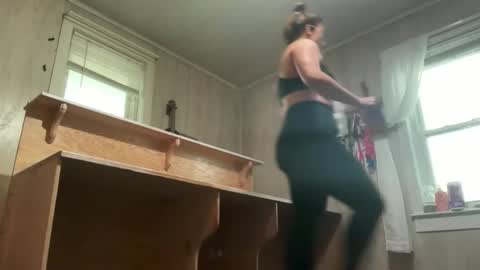 Snapshot of pantiesofthefae chatting on October 15, 2025, 10:21 pm Pantiesofthefae online show from October 15, 2025, 10:21 pm