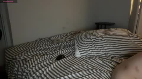 PantsLessTraveler online show from April 12, 2026, 7:57 am