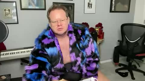 Snapshot of pantyhosedking chatting on November 29, 2025, 1:14 pm PantyhoseKing online show from November 29, 2025, 1:14 pm